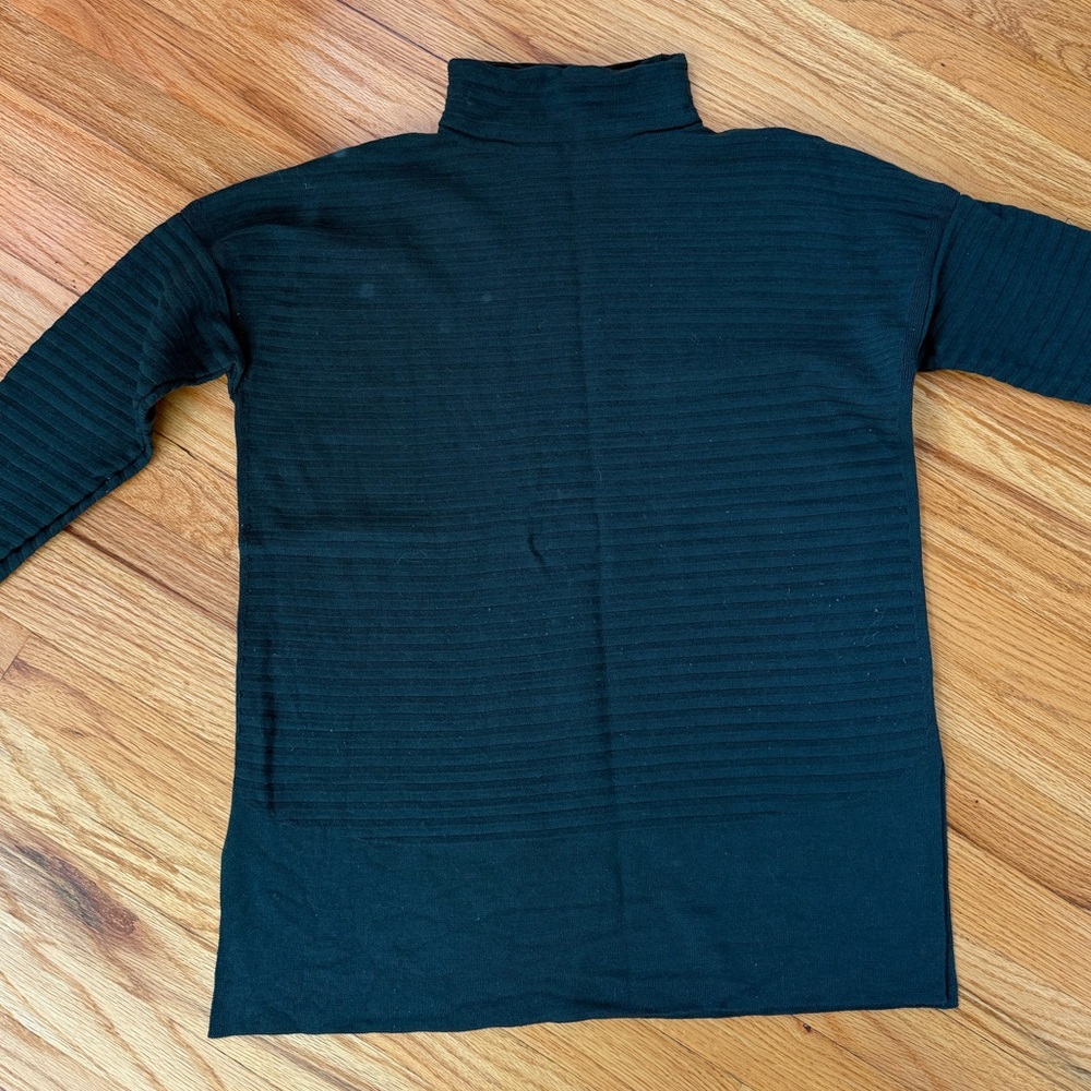 Lafayette 148 New York Women's Dark Green Turtleneck Sweater